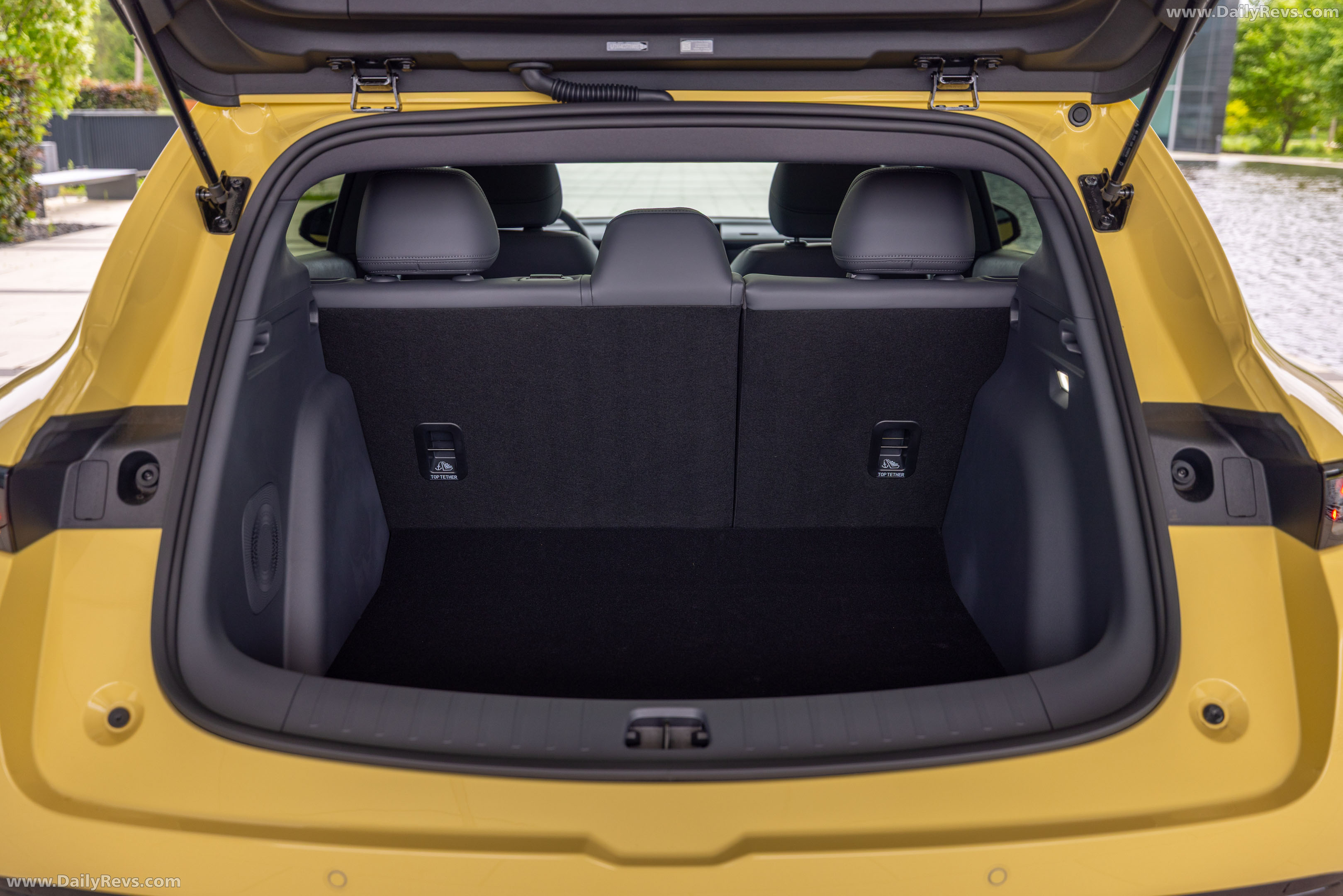 2026 Leap Motor B05 EV Interior